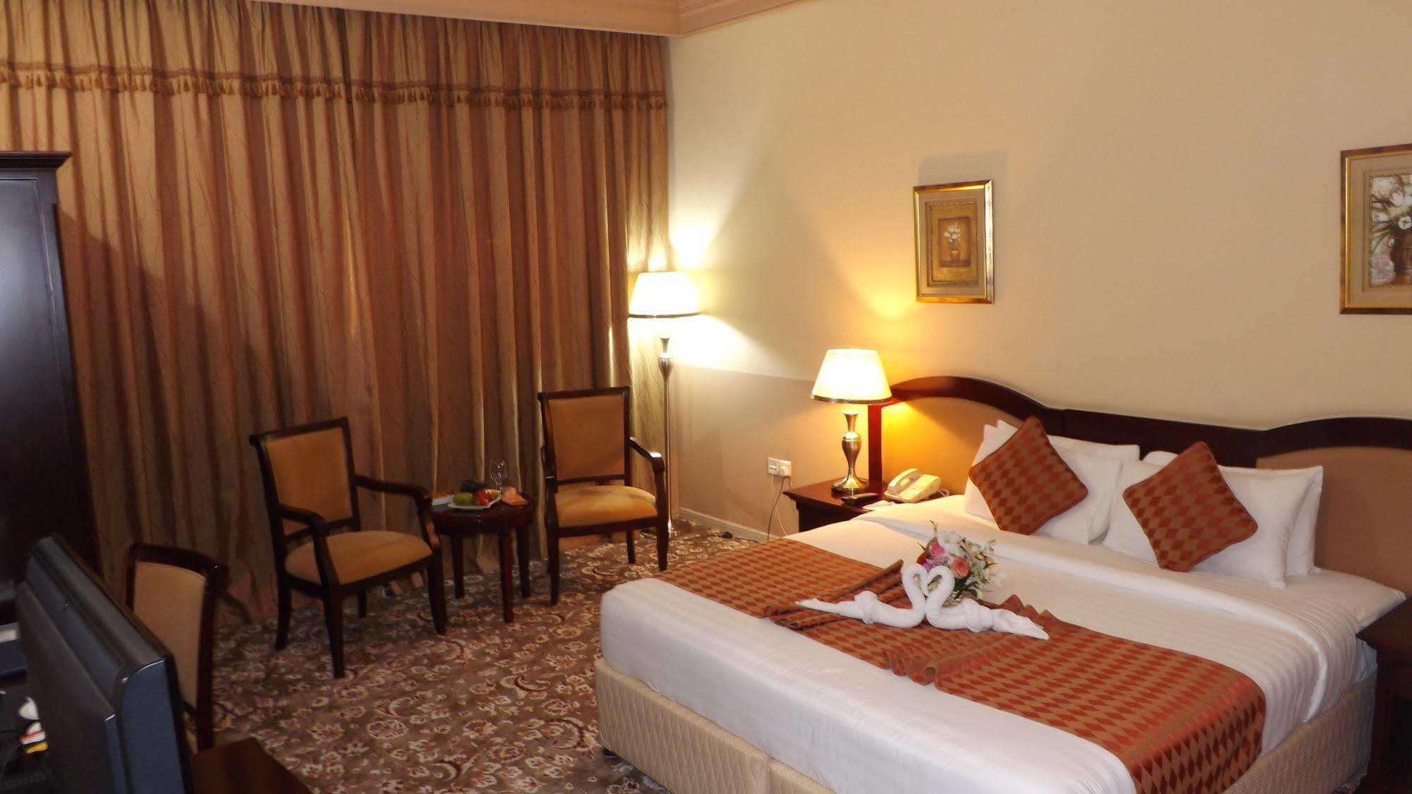 City Hotel Ρας Αλ Χαιμά Εξωτερικό φωτογραφία